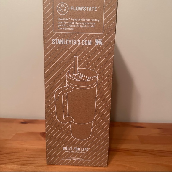 NEW Stanley The Quencher H2.0 FlowState 40 oz Tumbler Straw Bluey Bingo - Picture 9 of 10